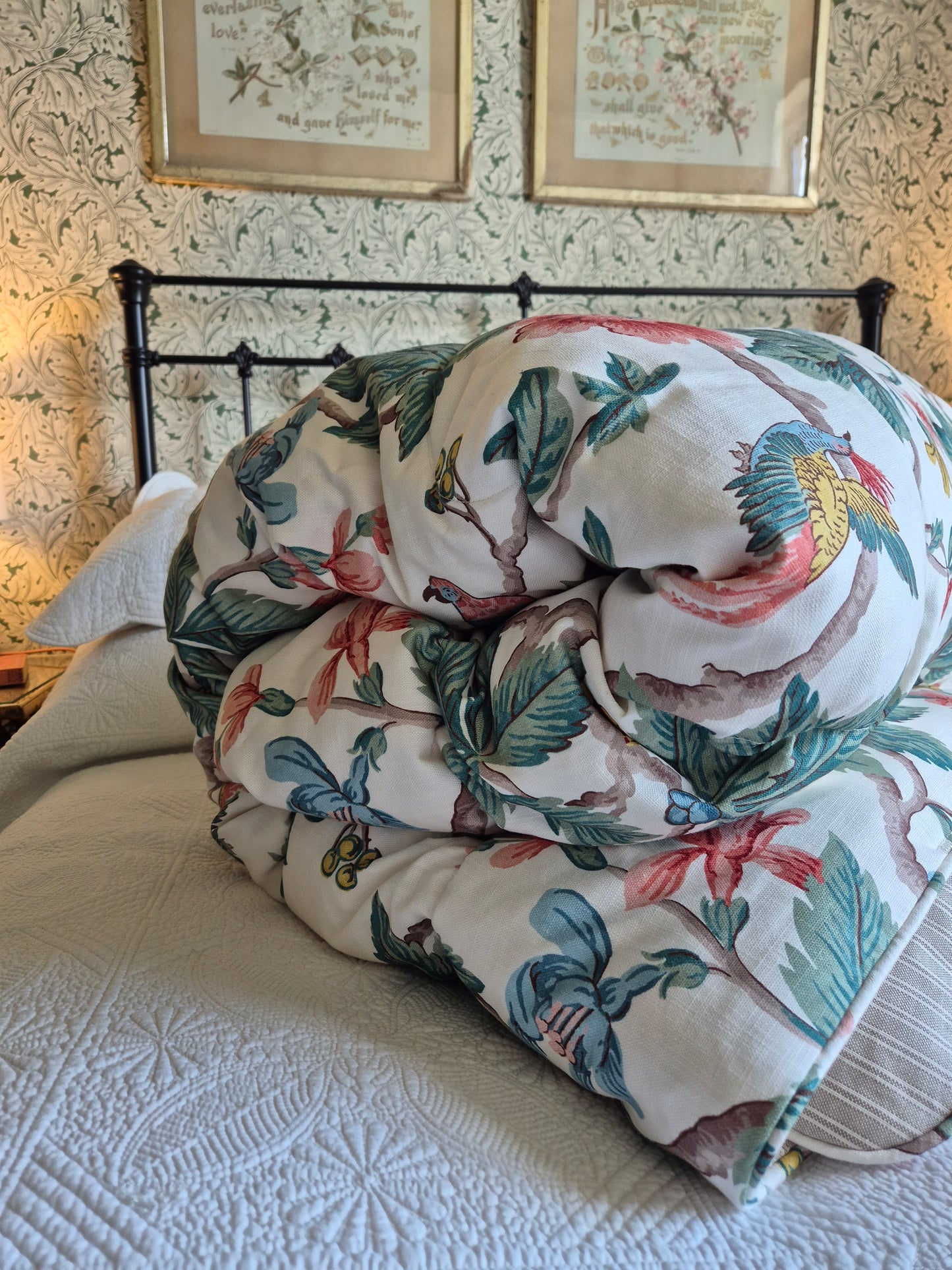 READY MADE - King Size Sanderson Lophura Chintz Eiderdown