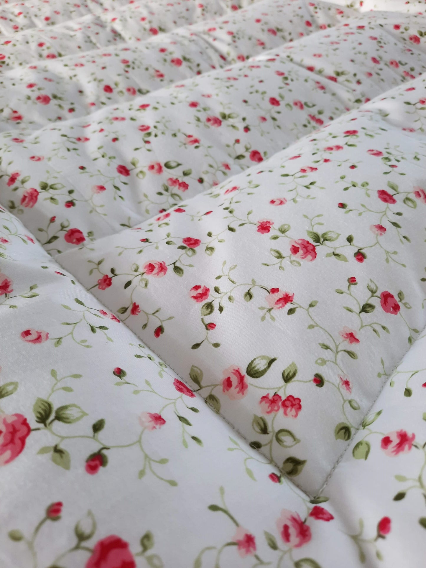 Pretty White Floral Mini Eiderdown - IN STOCK #220205