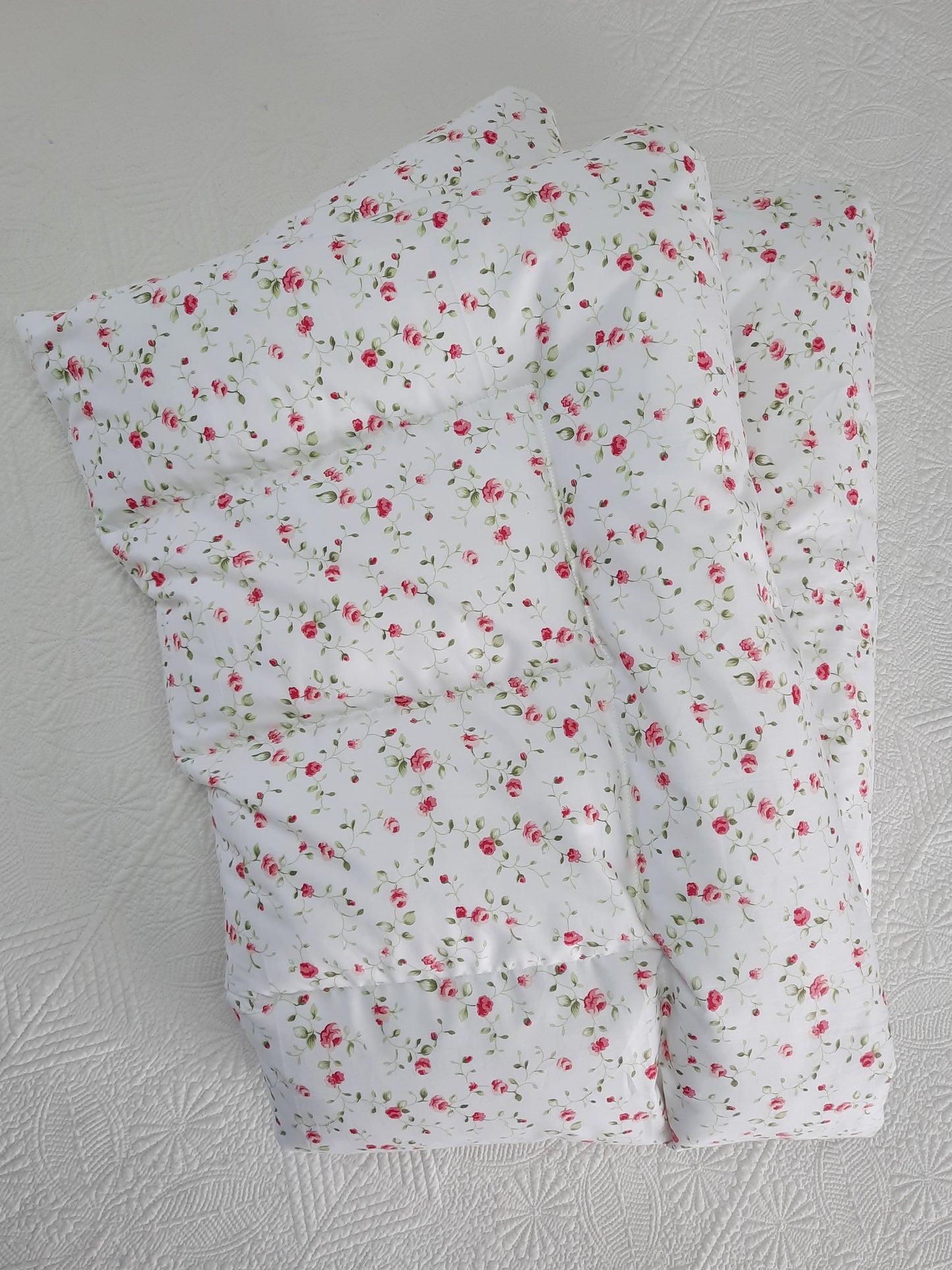 Pretty White Floral Mini Eiderdown - IN STOCK #220205