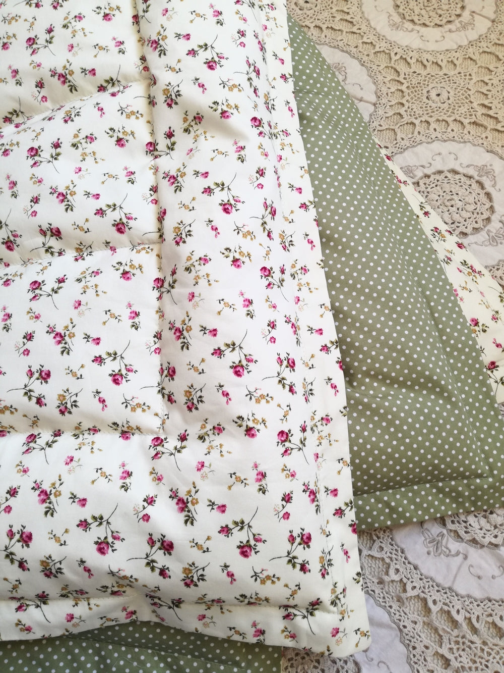 Yellow Roses & Vintage Green Mini Eiderdown - IN STOCK