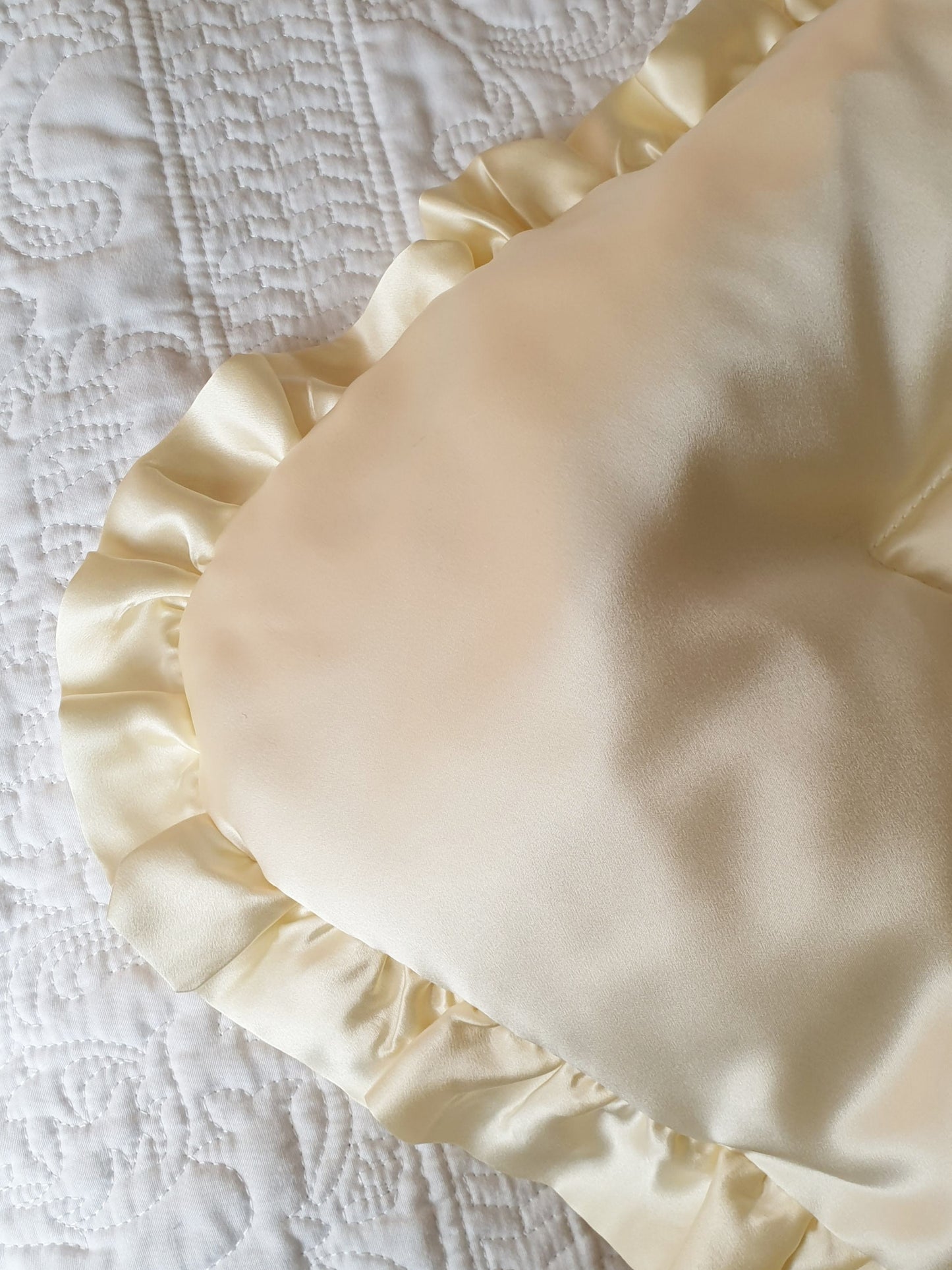 Butter Cream 100% Silk Satin King Sized Eiderdown - IN STOCK
