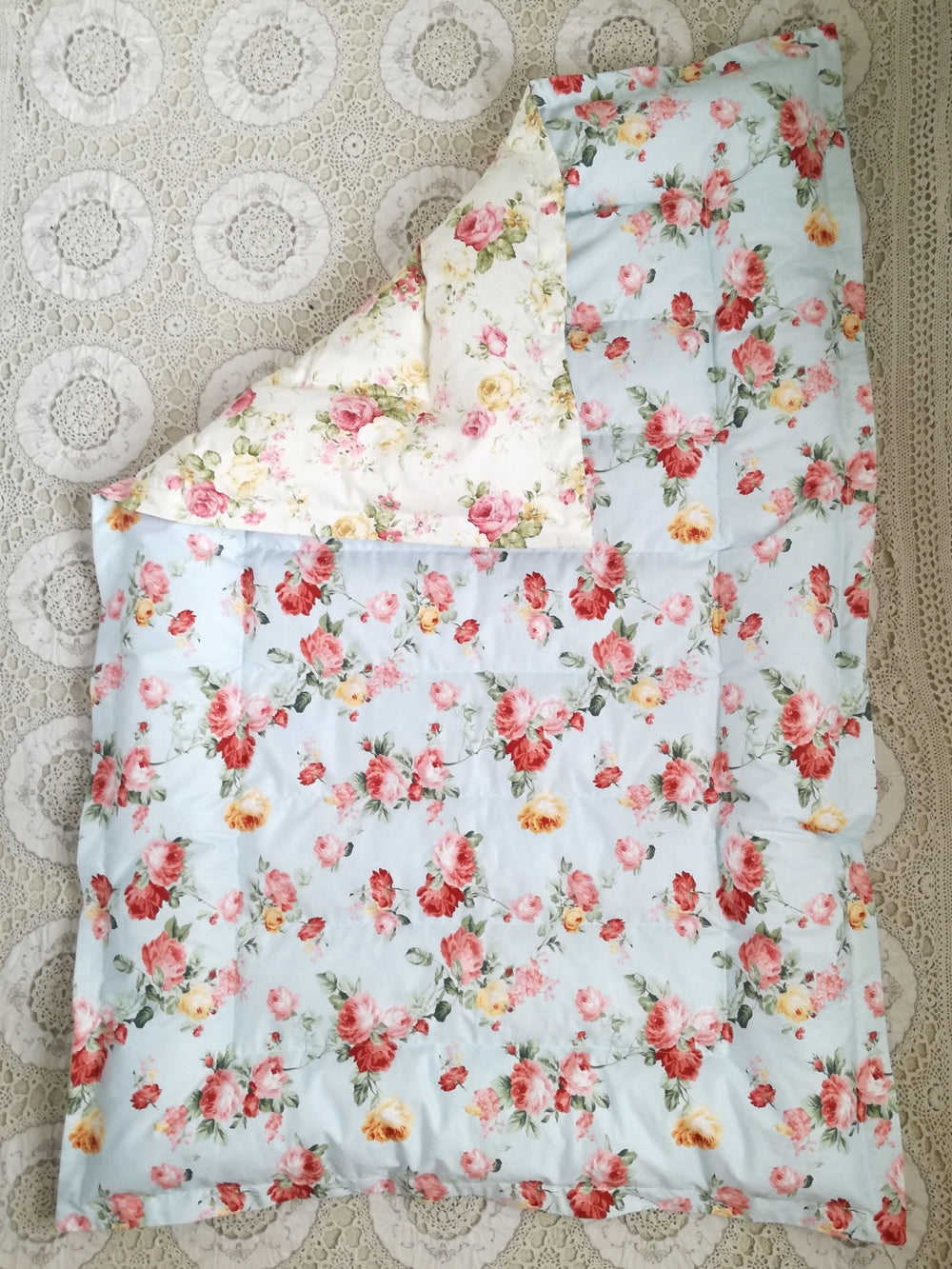 Cream & Blue Roses Mini Eiderdown - IN STOCK