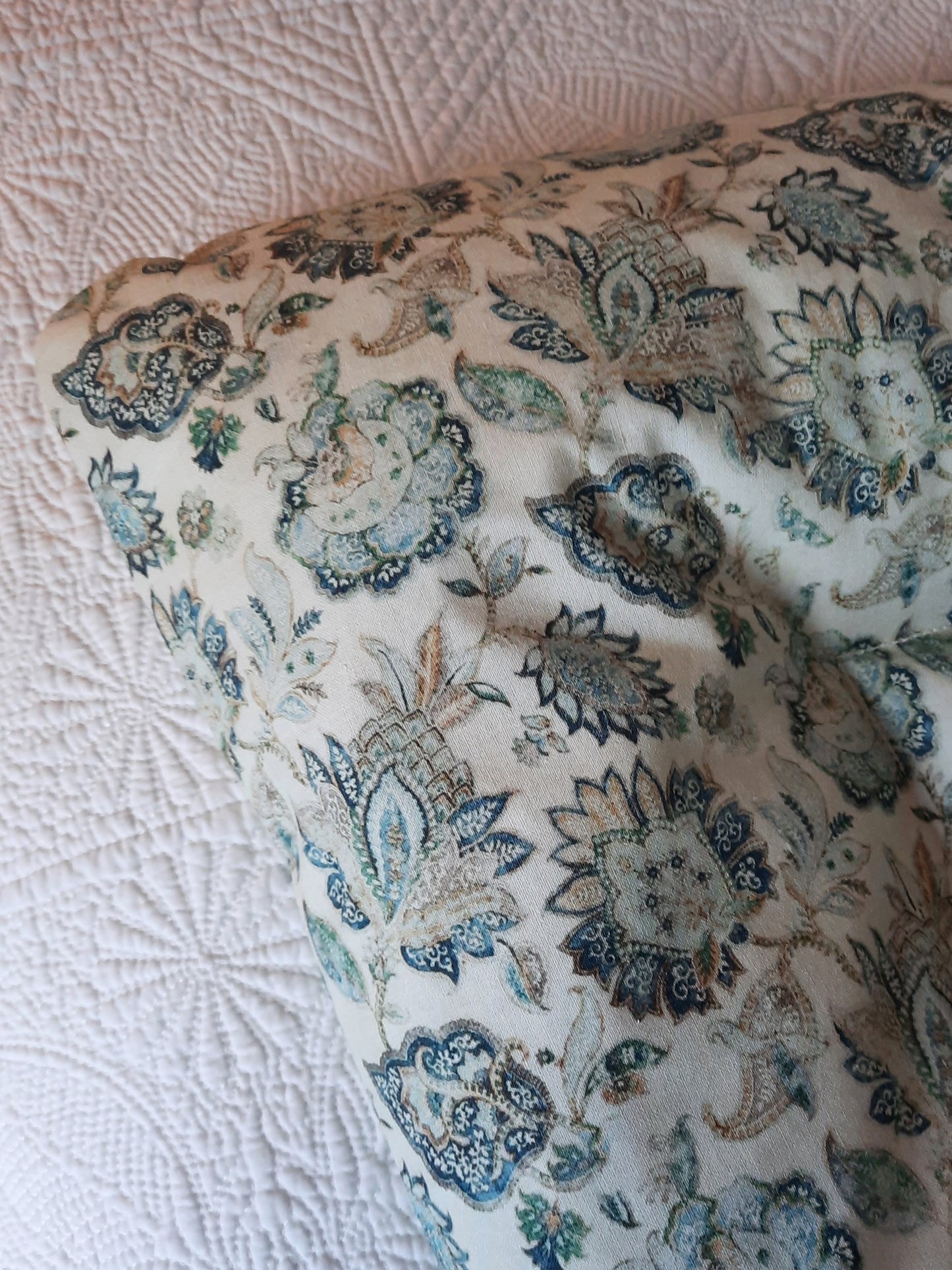 Arundel Green Floral SINGLE Eiderdown - IN STOCK
