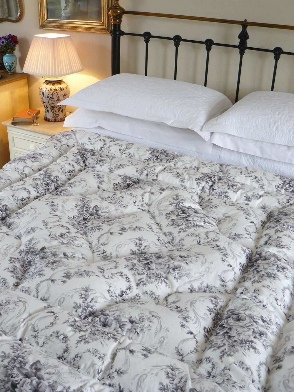 Grey White Floral Double Eiderdown