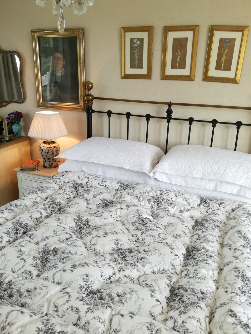 Grey White Floral Double Eiderdown IN STOCK