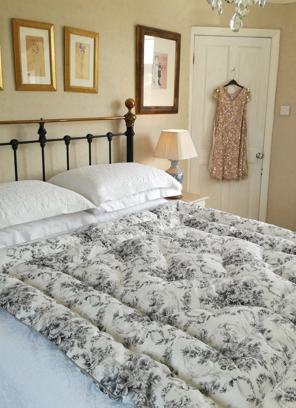 Grey White Floral Double Eiderdown IN STOCK
