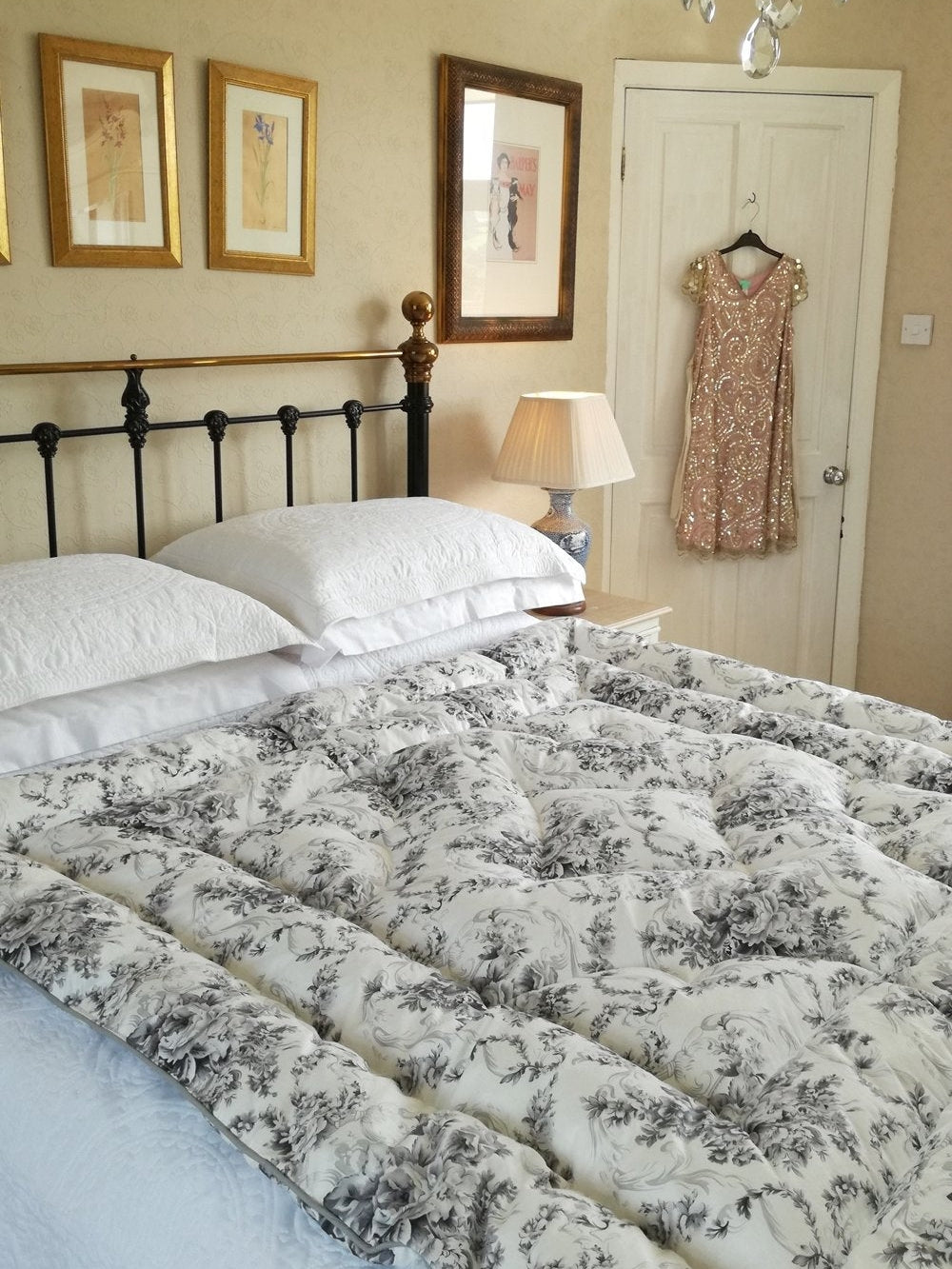 Grey White Floral Double Eiderdown