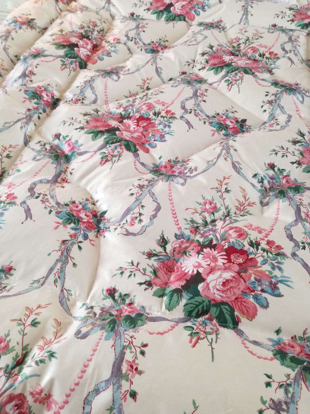 Vintage Glazed Cotton Floral SMALL DOUBLE Eiderdown - IN STOCK