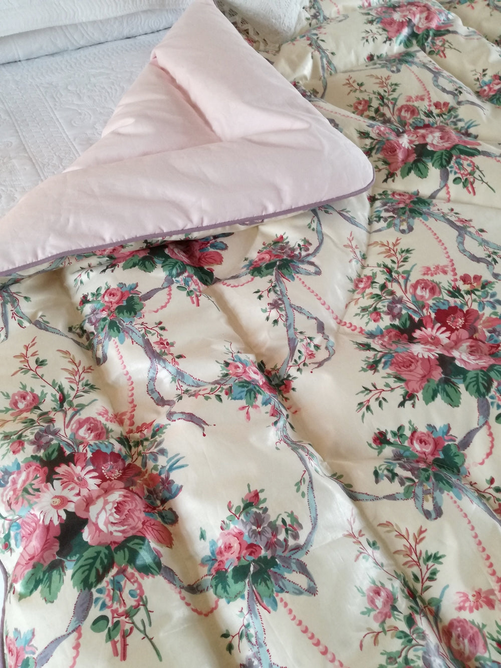 Vintage Glazed Cotton Floral SMALL DOUBLE Eiderdown - IN STOCK