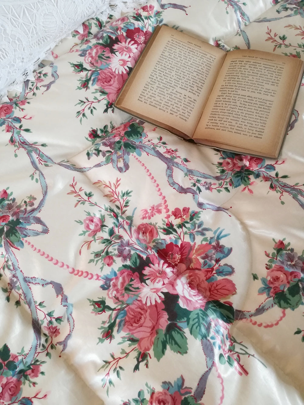 Vintage Glazed Cotton Floral SMALL DOUBLE Eiderdown - IN STOCK