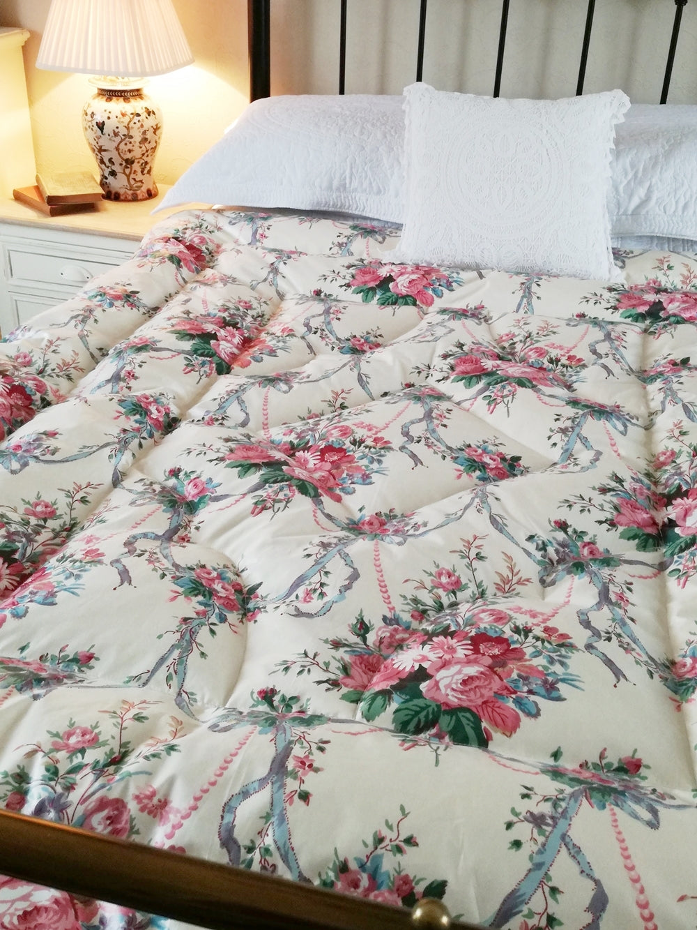 Vintage Glazed Cotton Floral SMALL DOUBLE Eiderdown IN STOCK