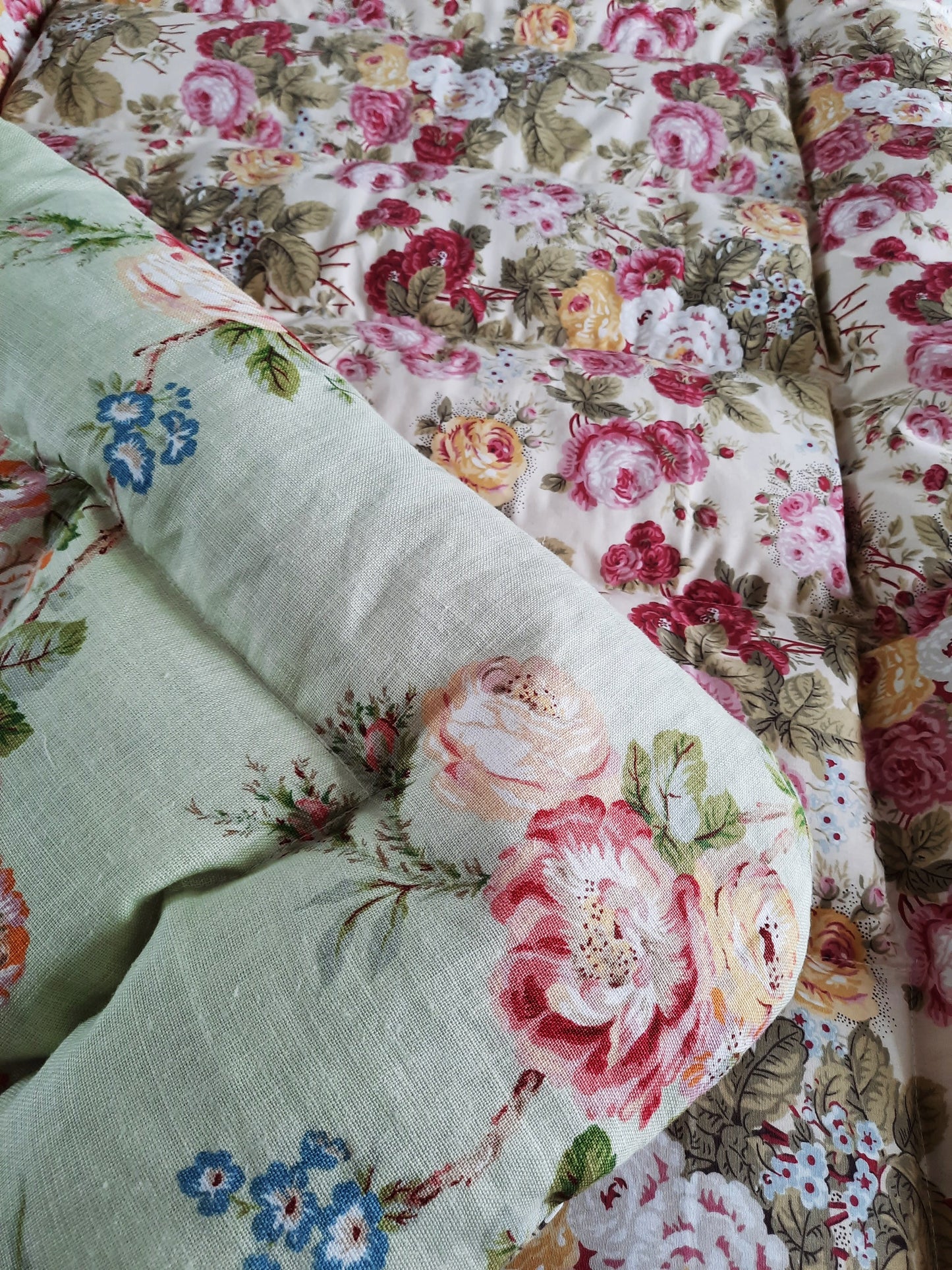 Pretty Floral Mini Eiderdown - IN STOCK #2100801