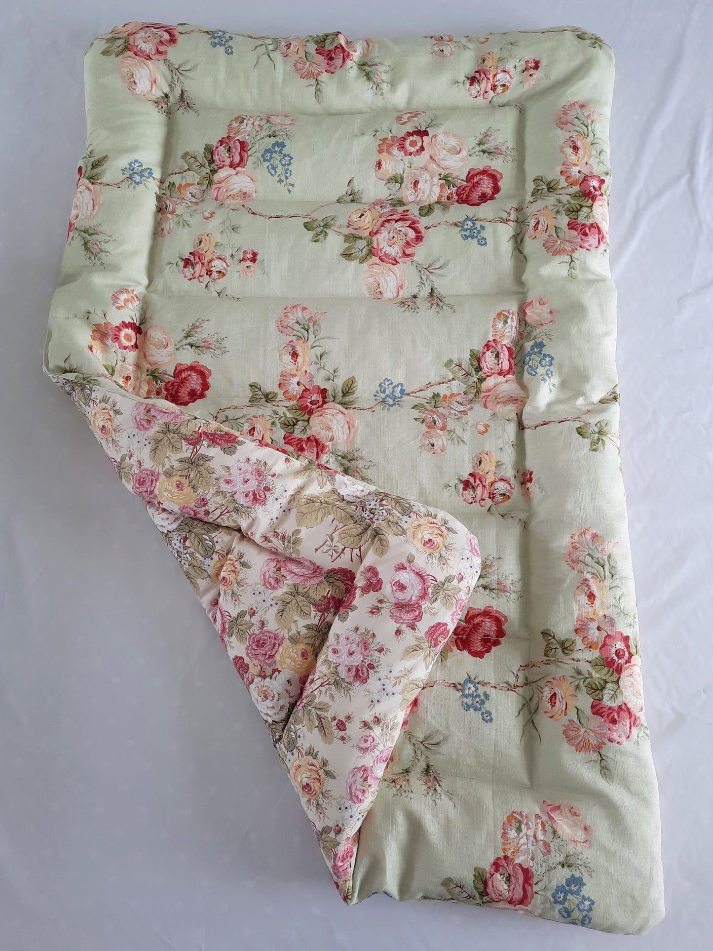 Pretty Floral Mini Eiderdown - IN STOCK #2100801