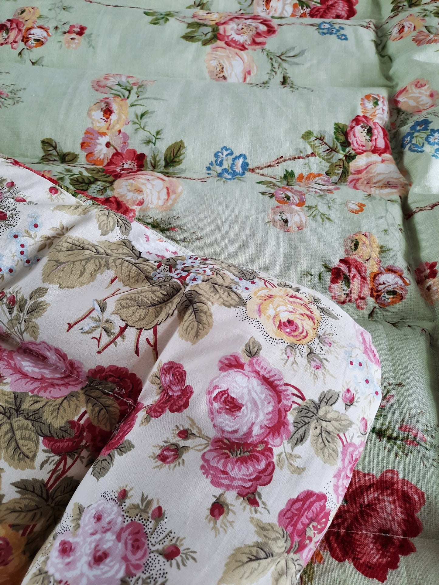 Pretty Floral Mini Eiderdown - IN STOCK #2100801