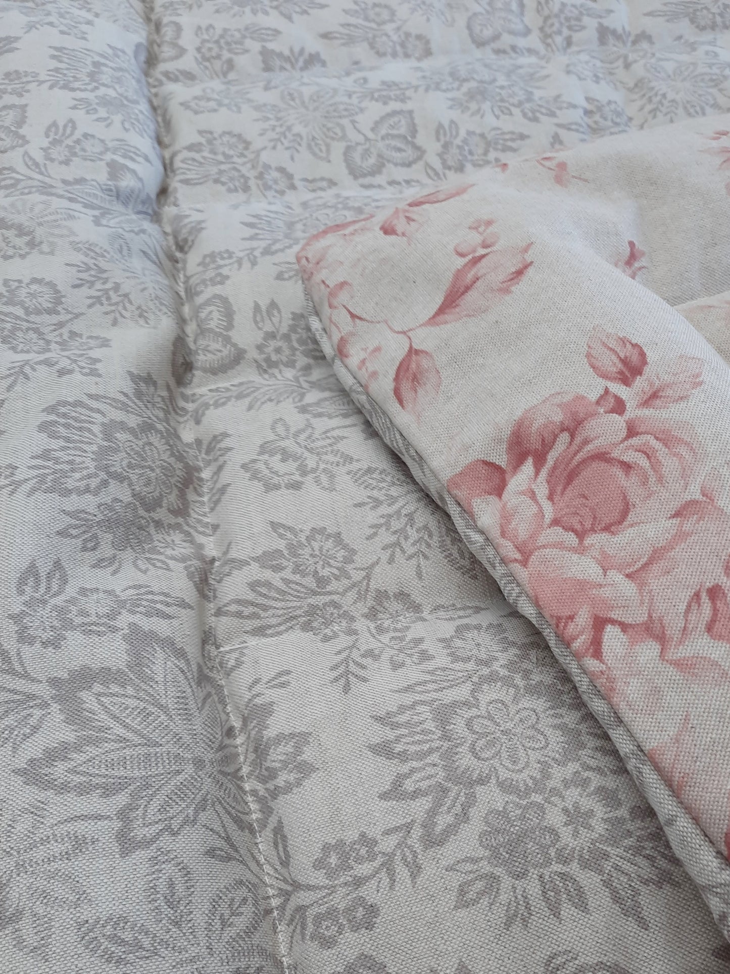 Faded Roses Floral Mini Eiderdown - IN STOCK #2100904