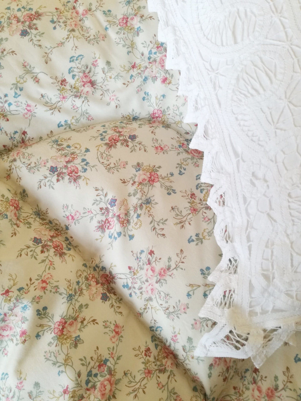 vintage eiderdown bedspread quilt