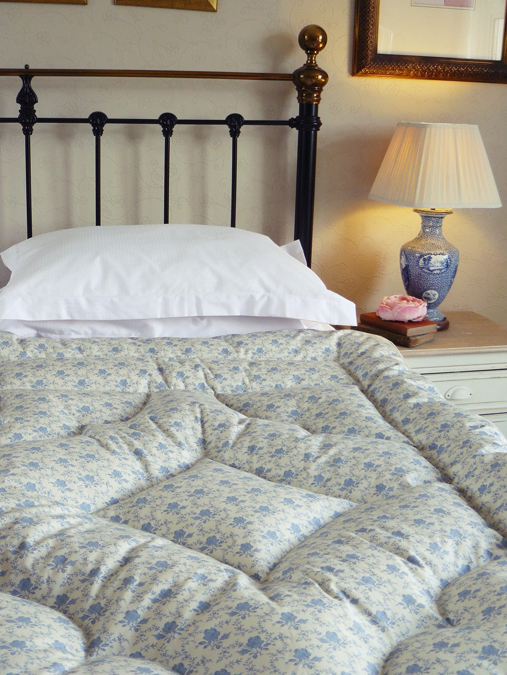 Blue Roses Eiderdown in bedroom
