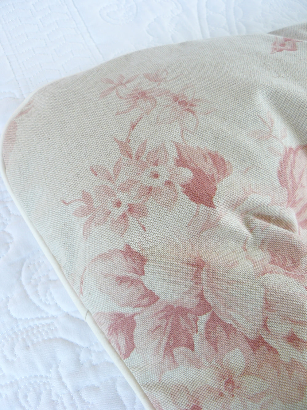 Faded Roses Eiderdown - Available in 3 colours